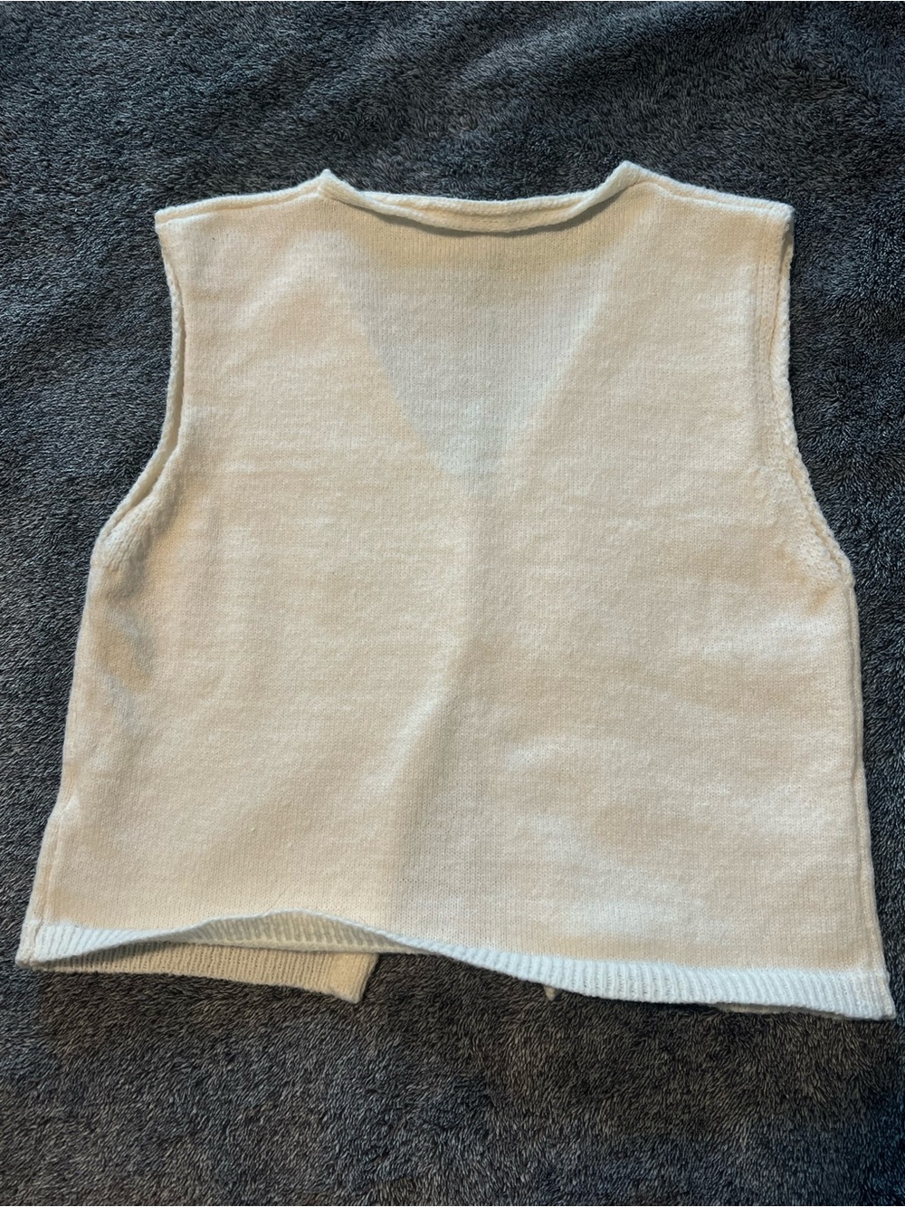 white sweater vest - Picture 3 of 4